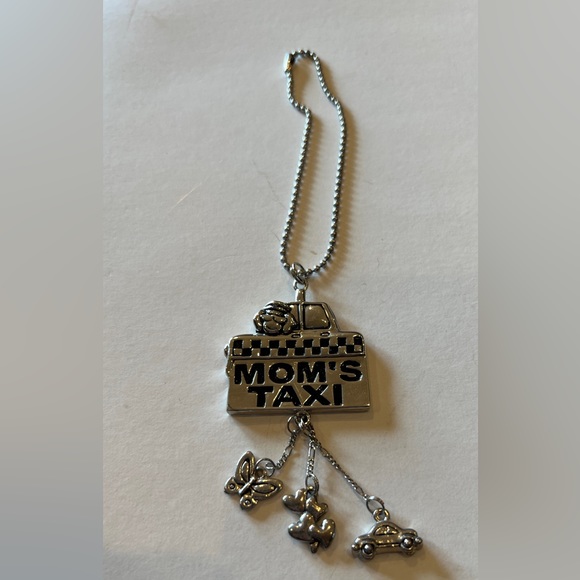 Mom’s Taxi Hanging Charm - Picture 2 of 2